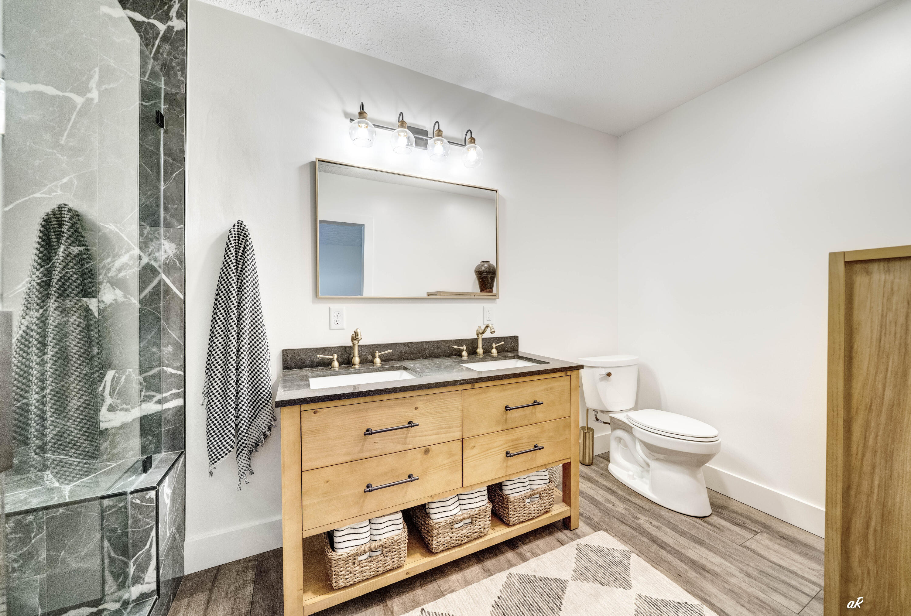 VENETIAN VILLA 1ST ADDN - Residential
