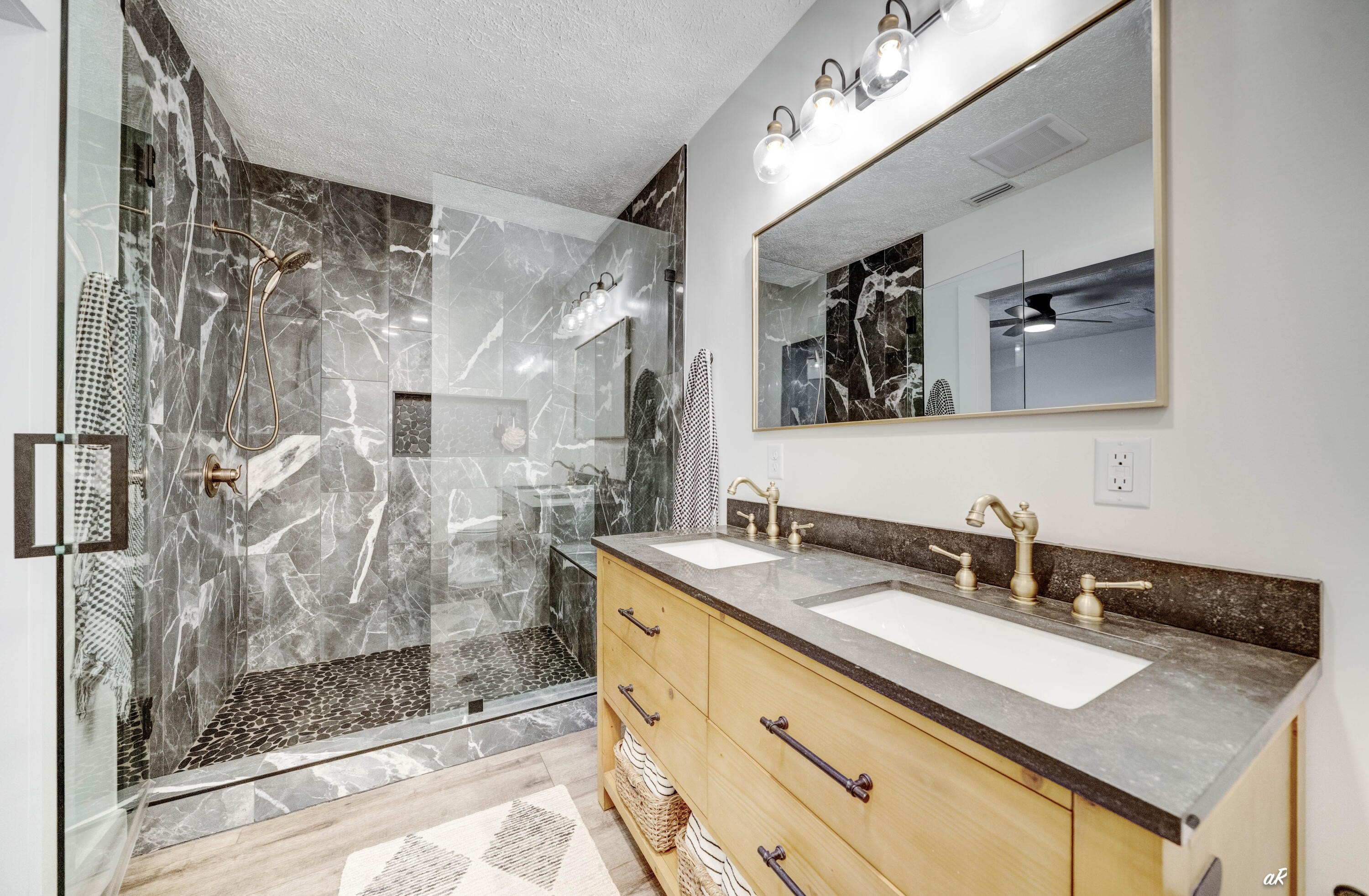 VENETIAN VILLA 1ST ADDN - Residential