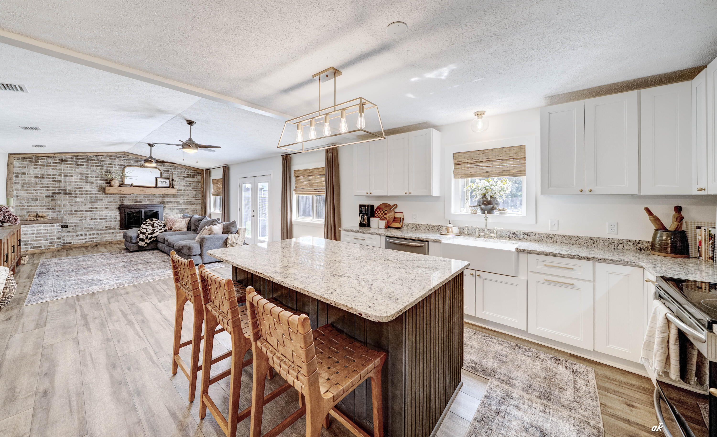 VENETIAN VILLA 1ST ADDN - Residential