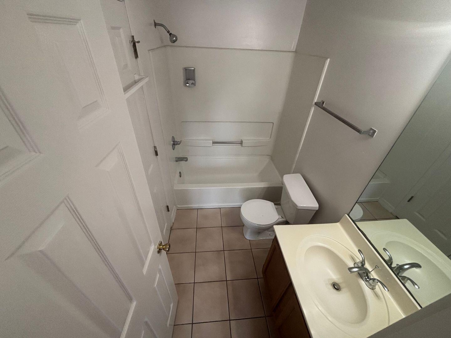 FLOROSA DEL MAR - Residential Lease