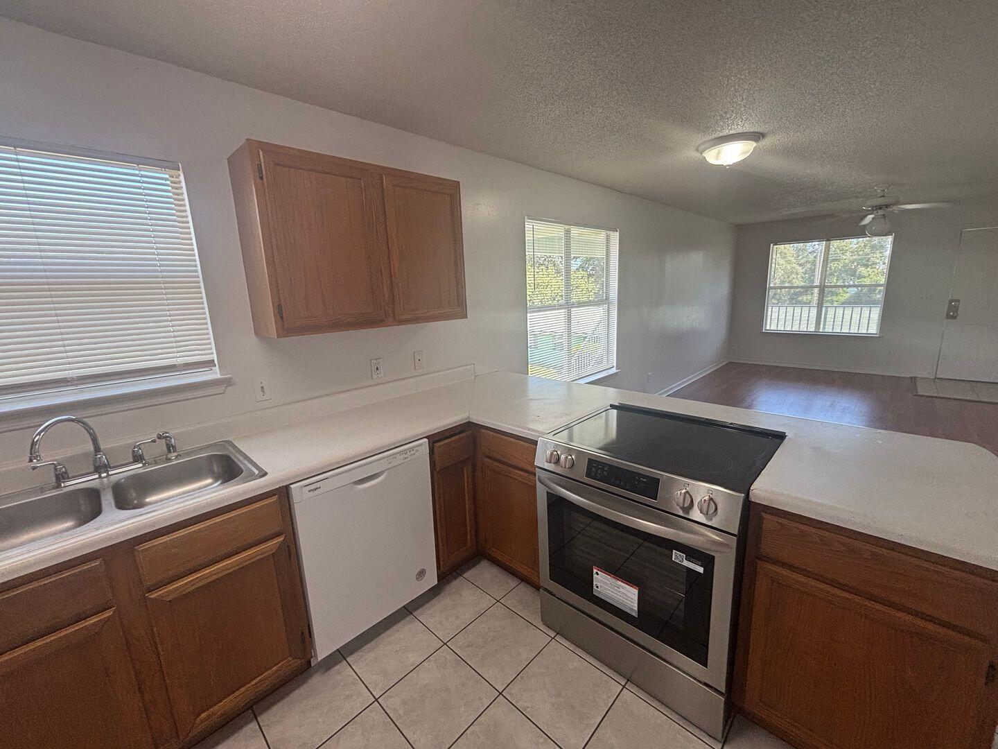 FLOROSA DEL MAR - Residential Lease
