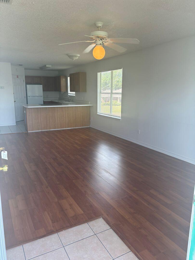 FLOROSA DEL MAR - Residential Lease