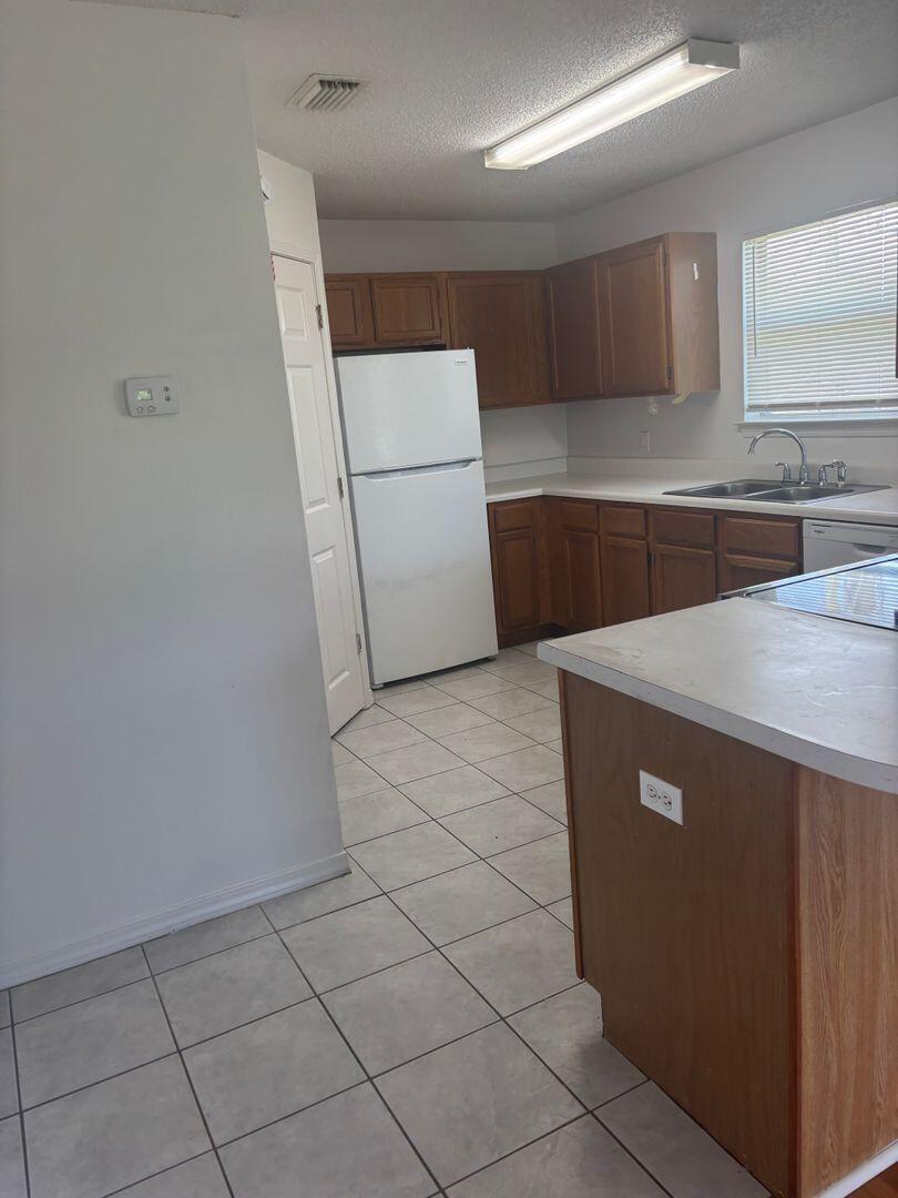 FLOROSA DEL MAR - Residential Lease