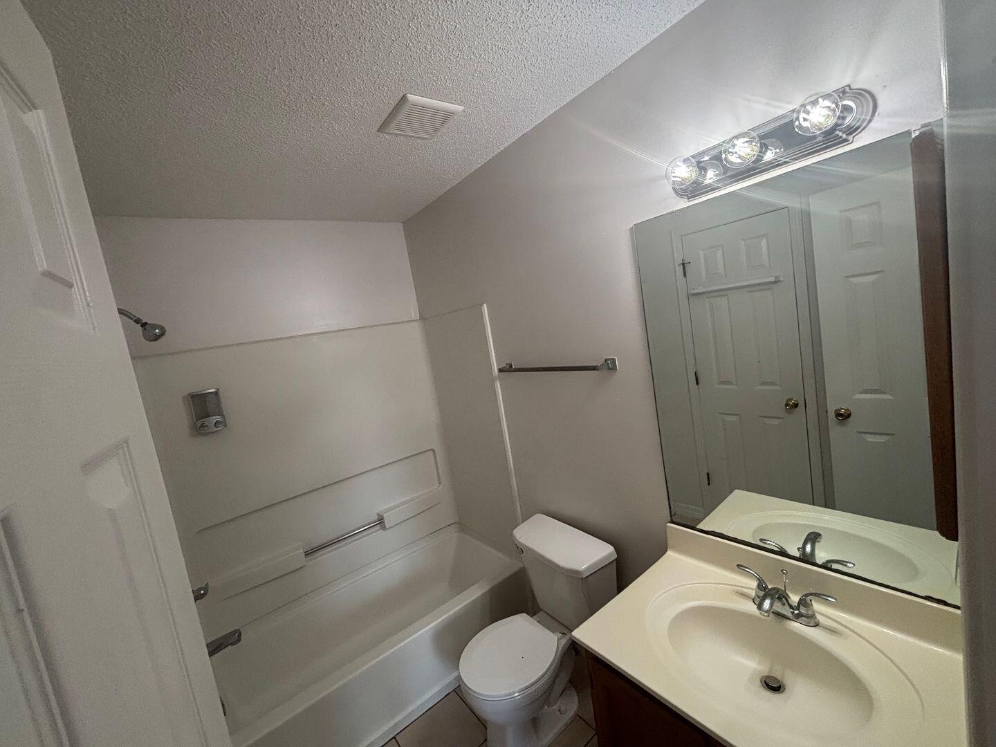 FLOROSA DEL MAR - Residential Lease