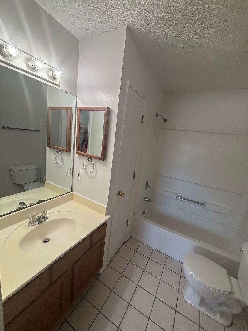 FLOROSA DEL MAR - Residential Lease
