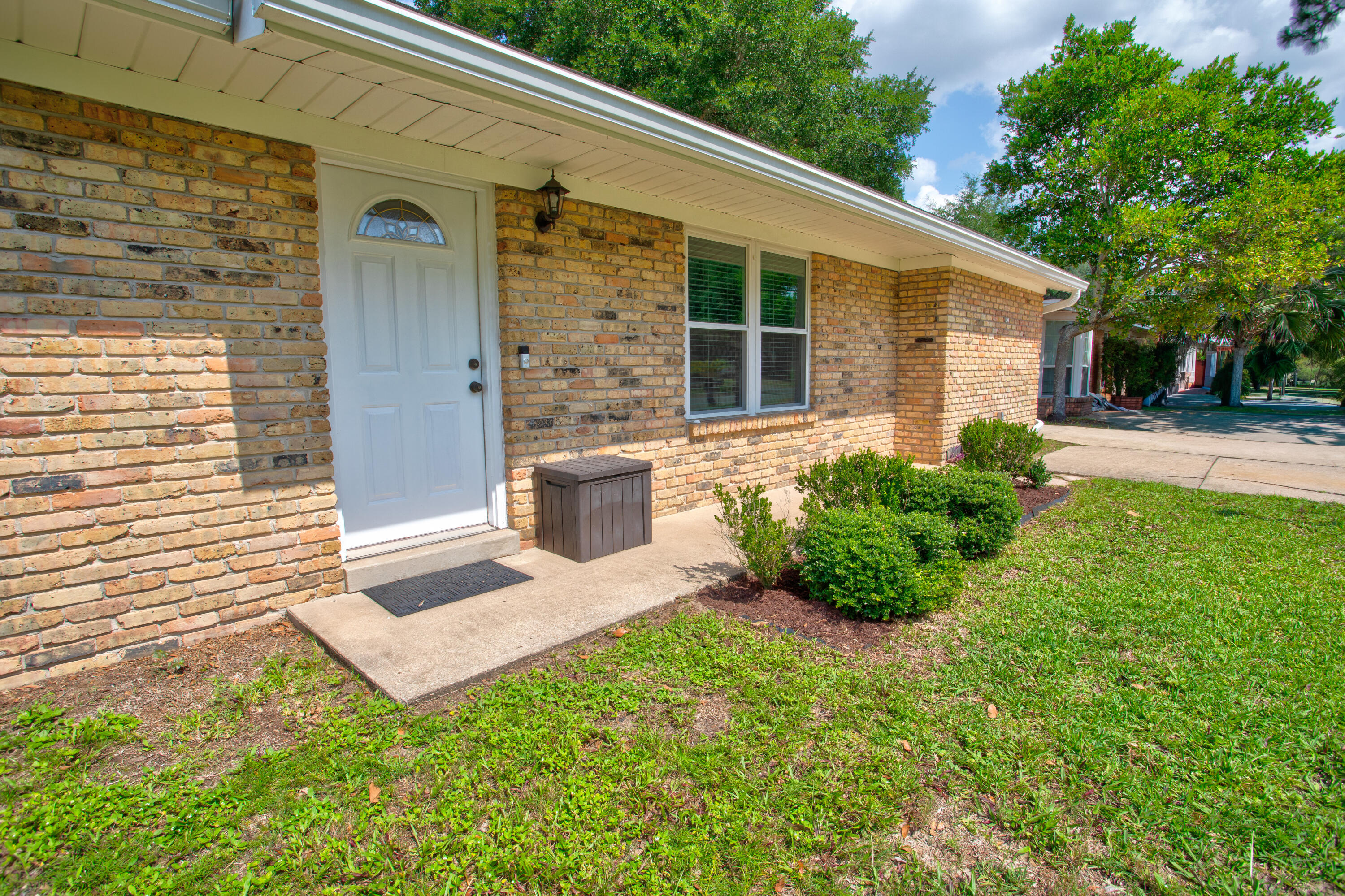 YACHT CLUB ESTATES - Residential