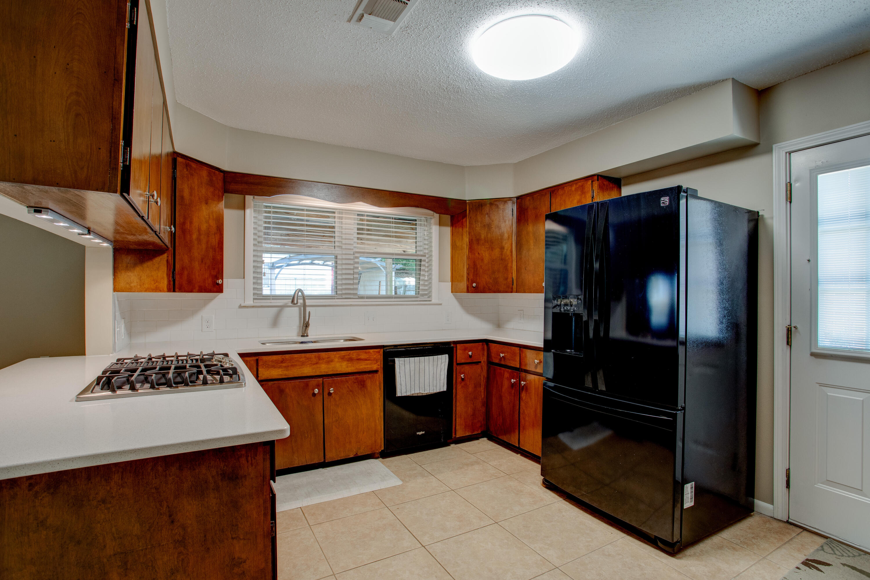 YACHT CLUB ESTATES - Residential