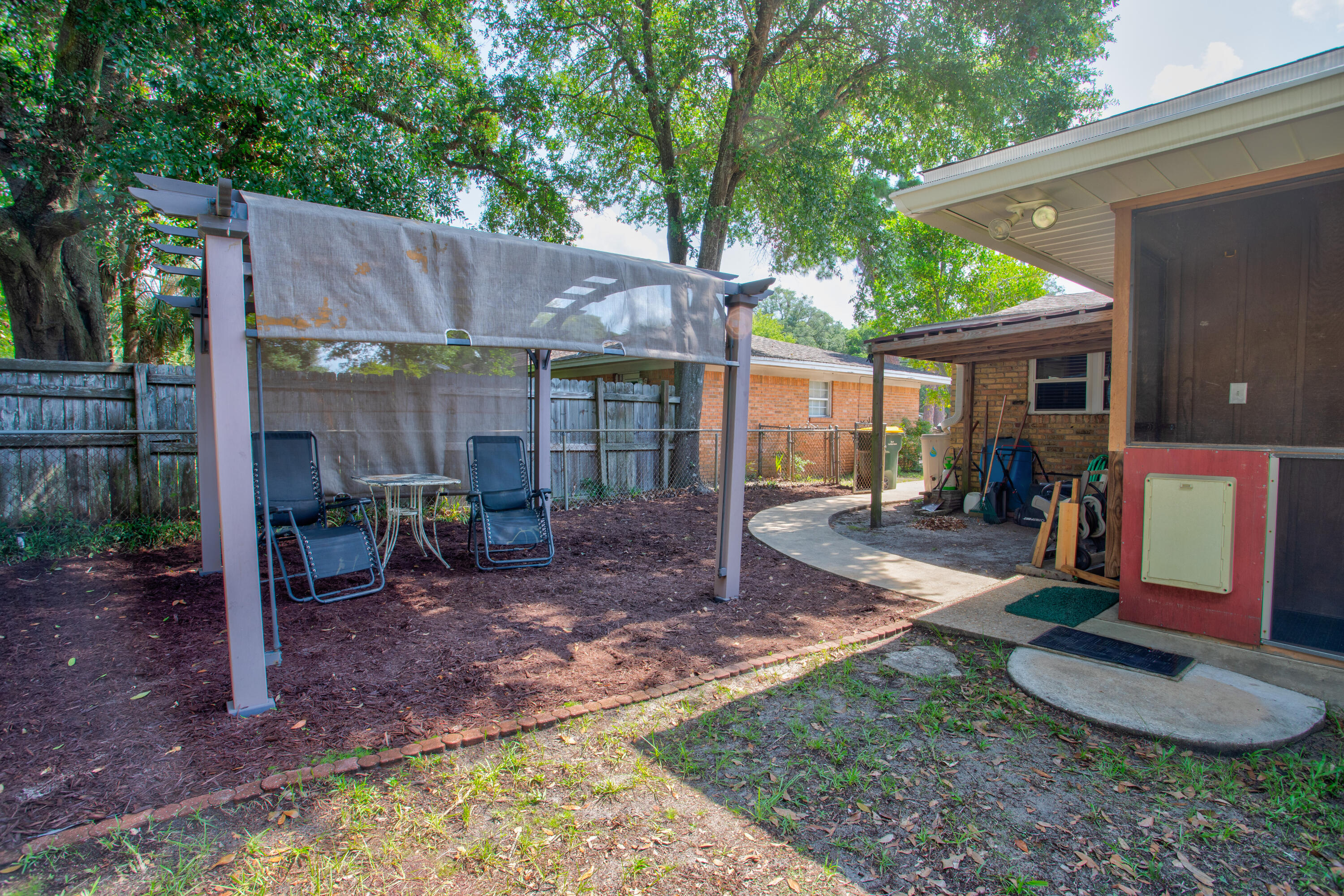 YACHT CLUB ESTATES - Residential