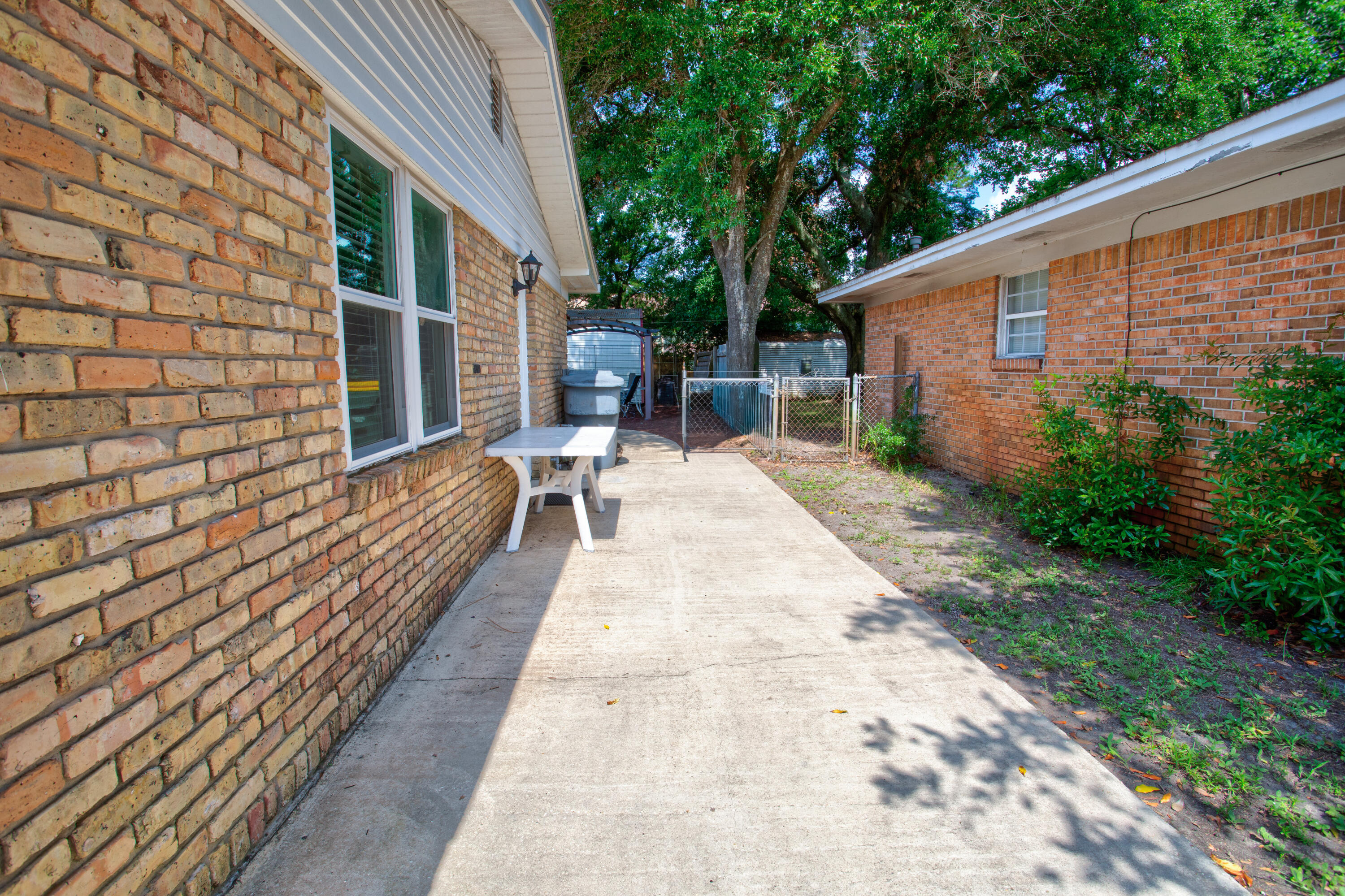 YACHT CLUB ESTATES - Residential