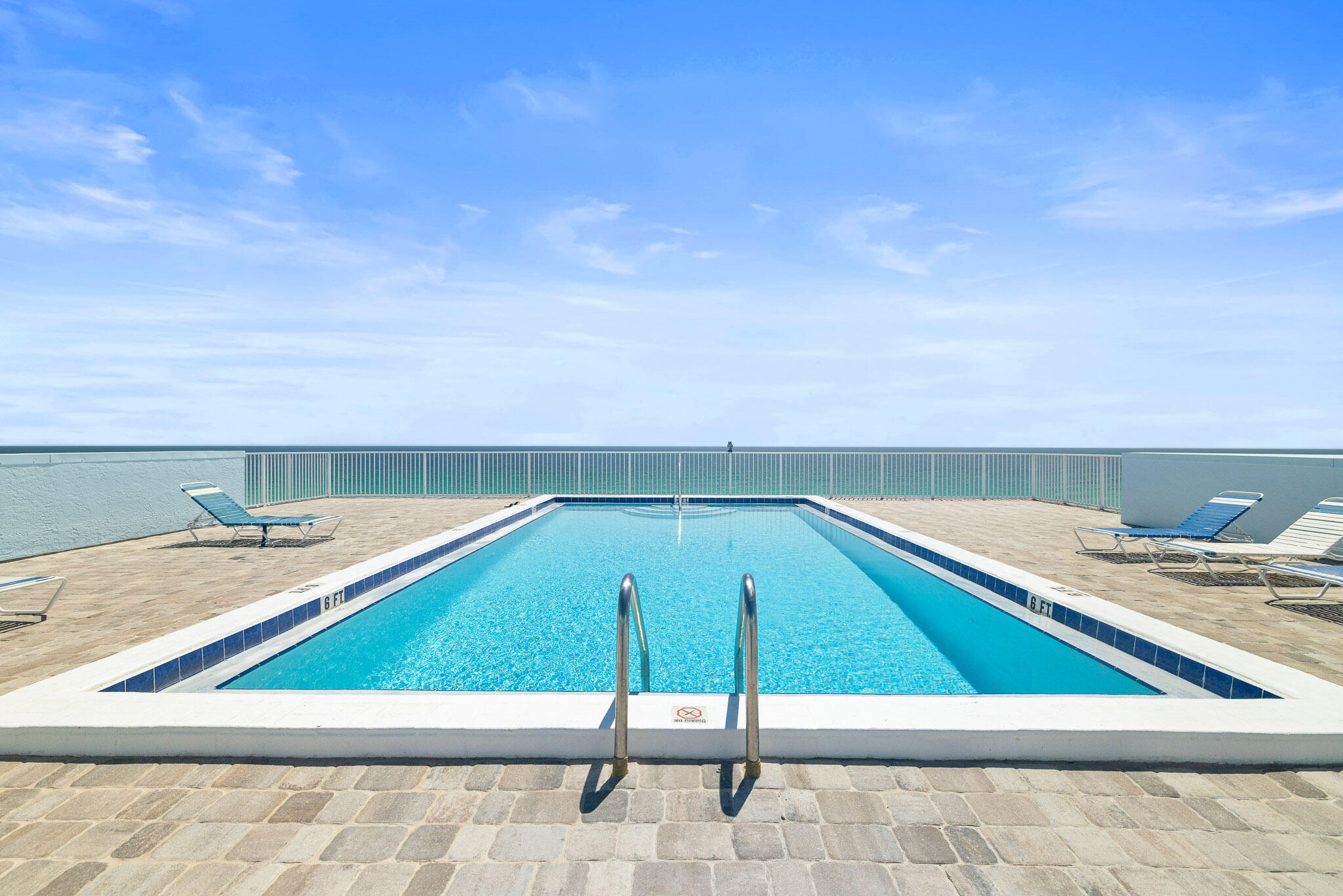 GULFSIDE BEACH CONDO - Residential