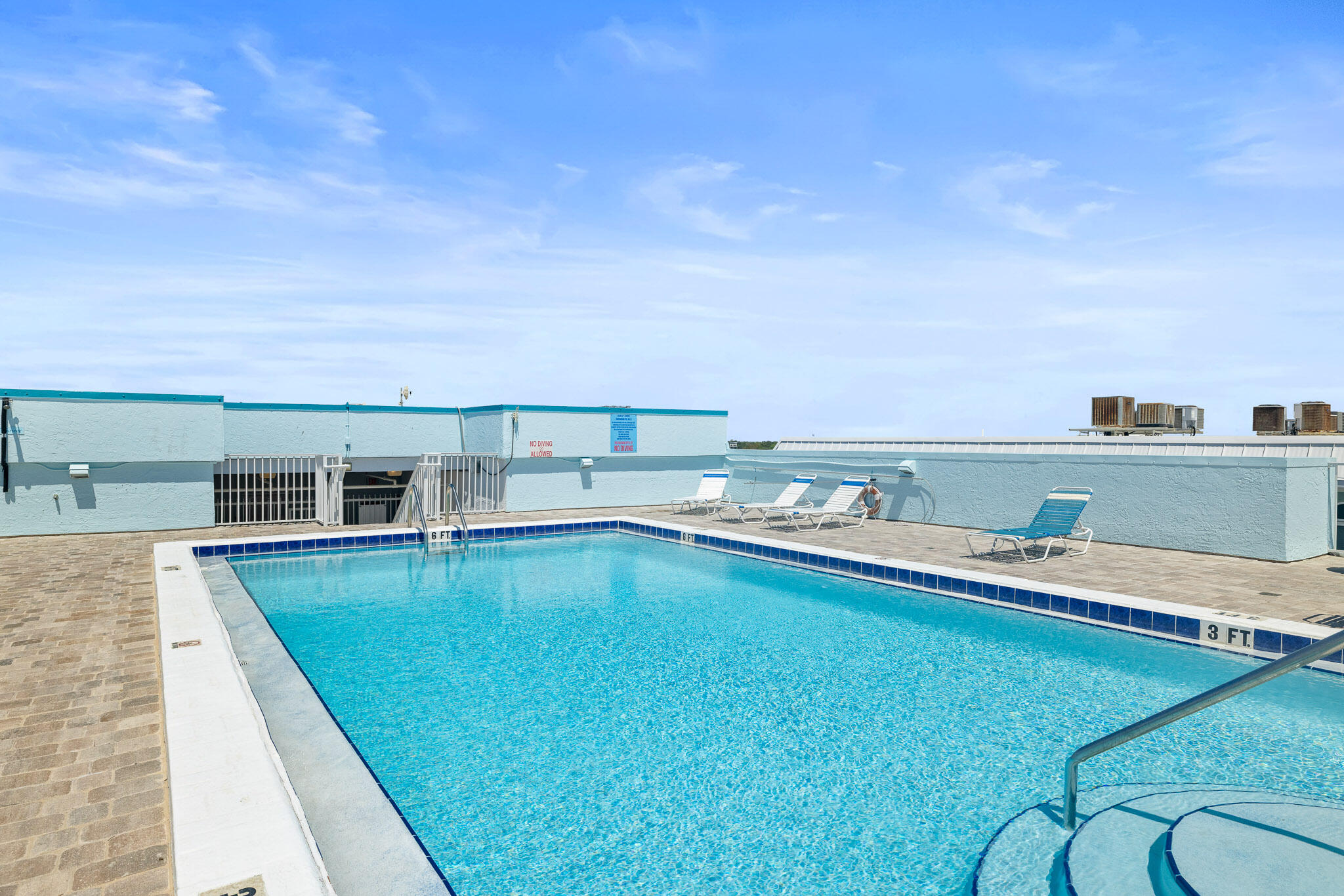GULFSIDE BEACH CONDO - Residential