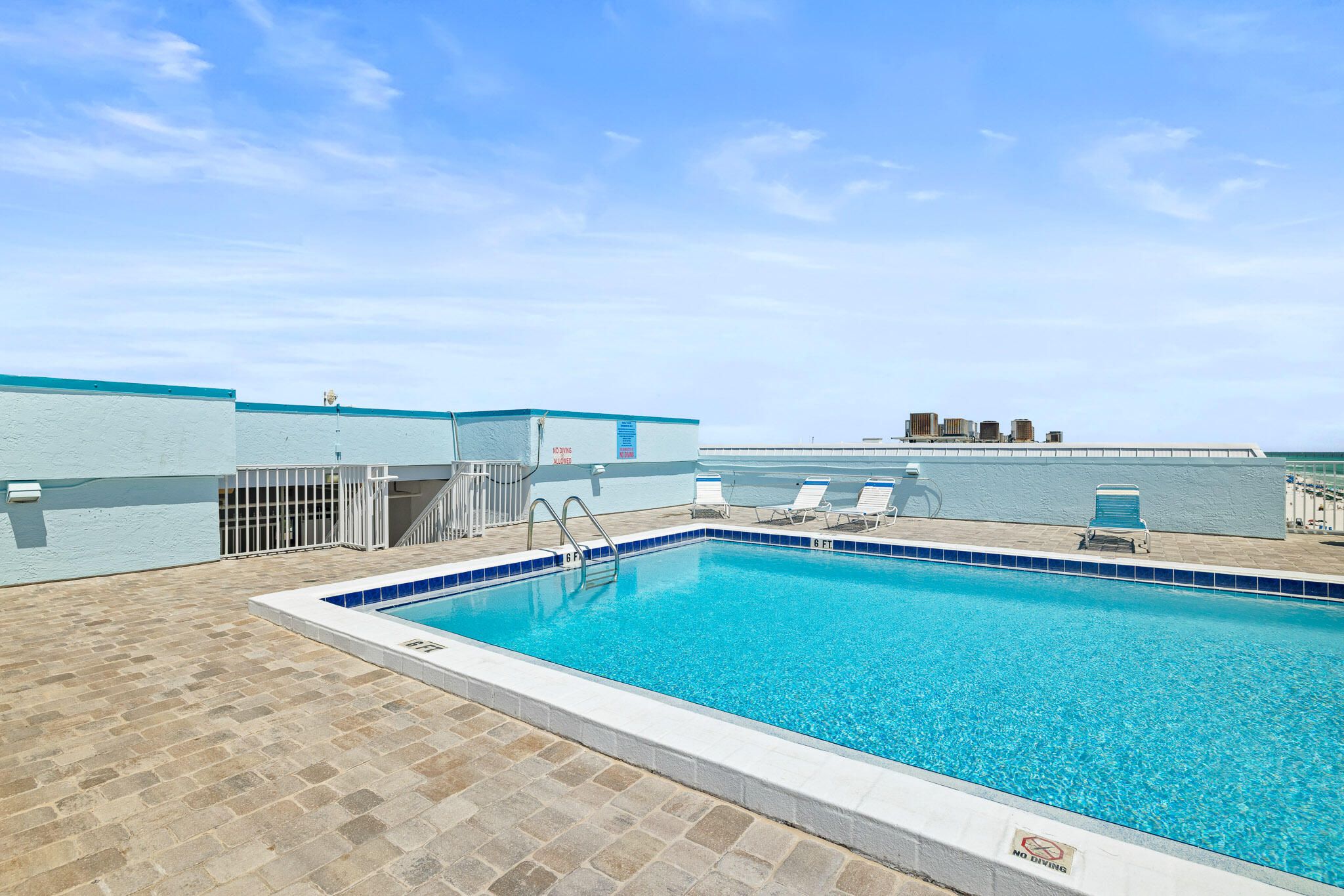 GULFSIDE BEACH CONDO - Residential