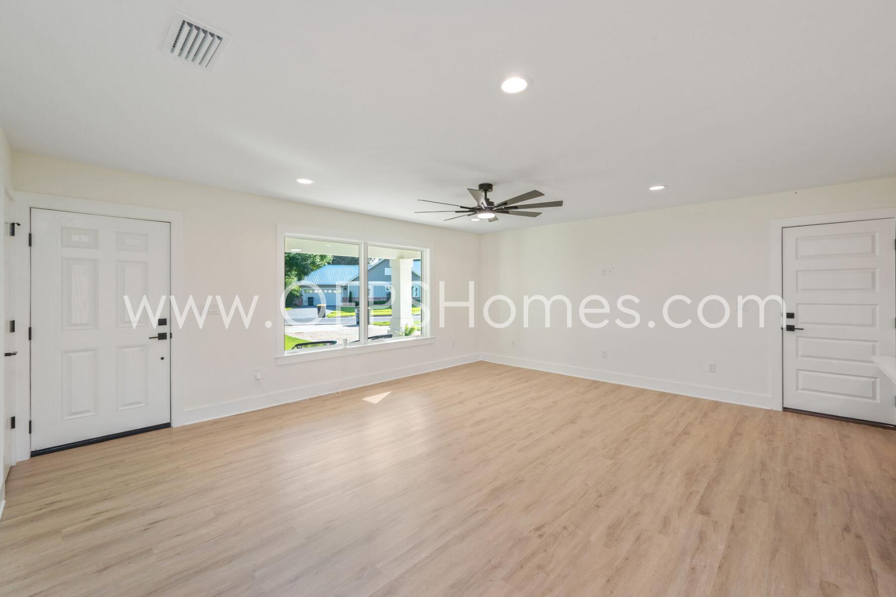 ELLIOTTS POINT - Residential Lease