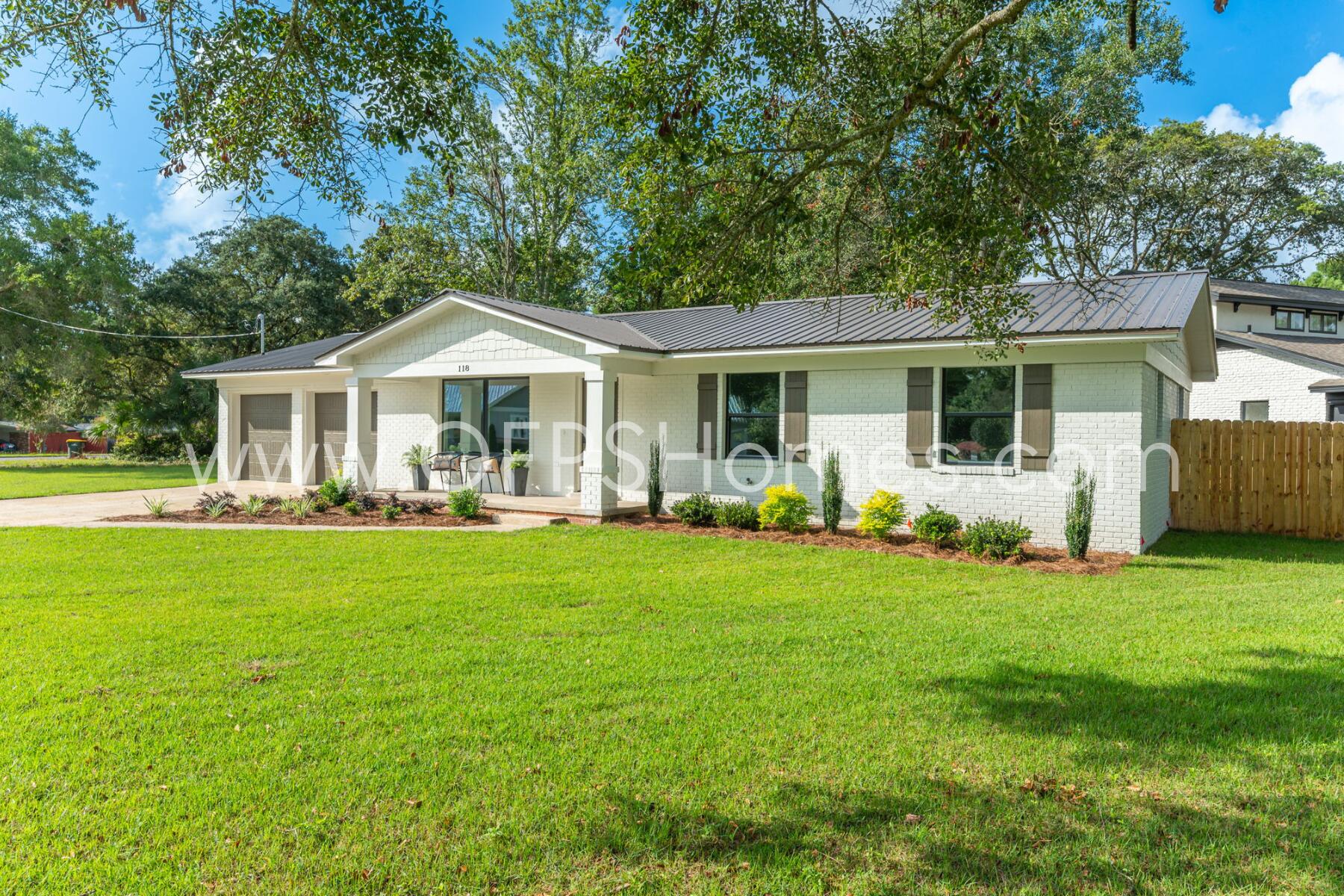 ELLIOTTS POINT - Residential Lease