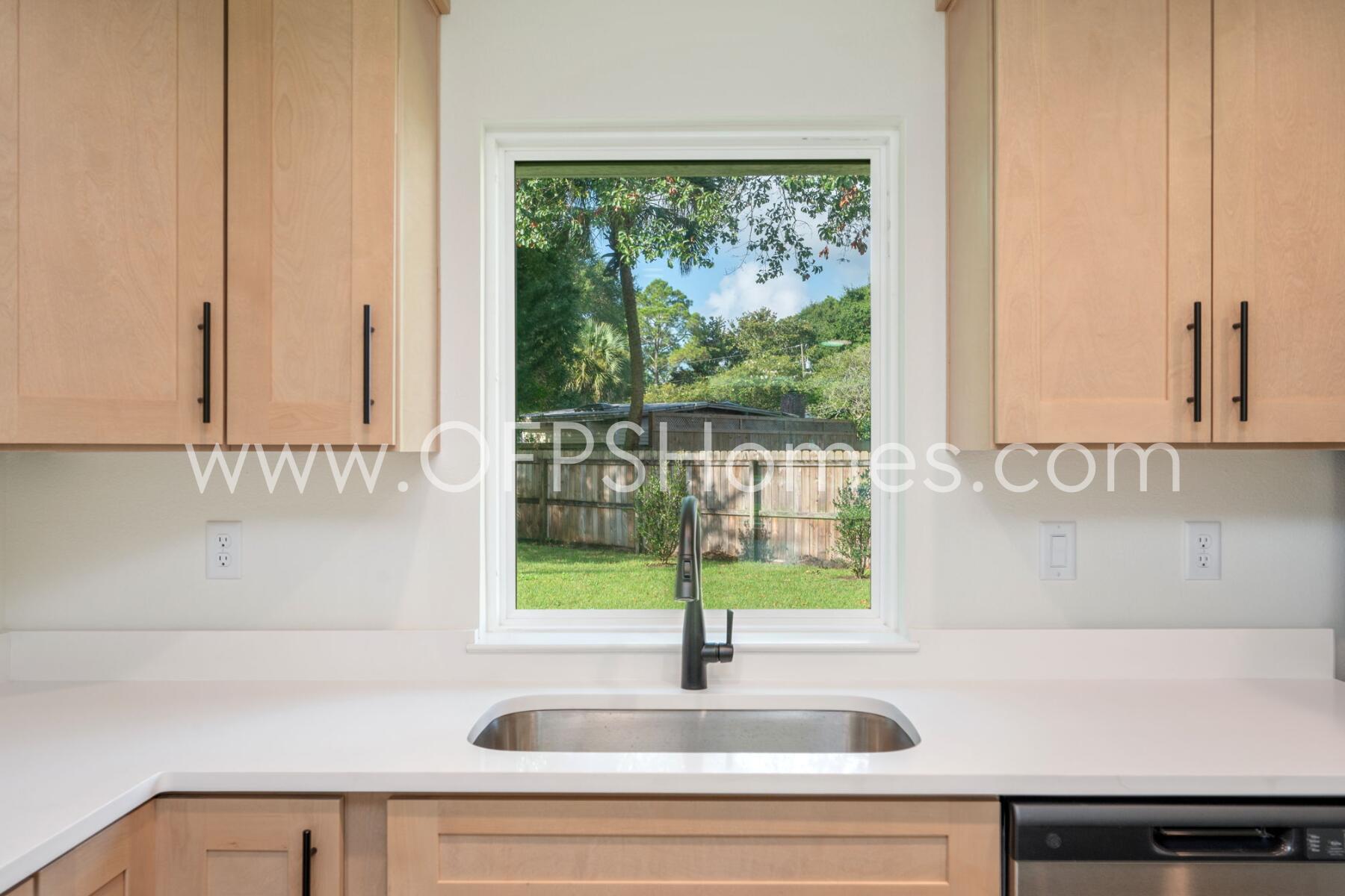 ELLIOTTS POINT - Residential Lease