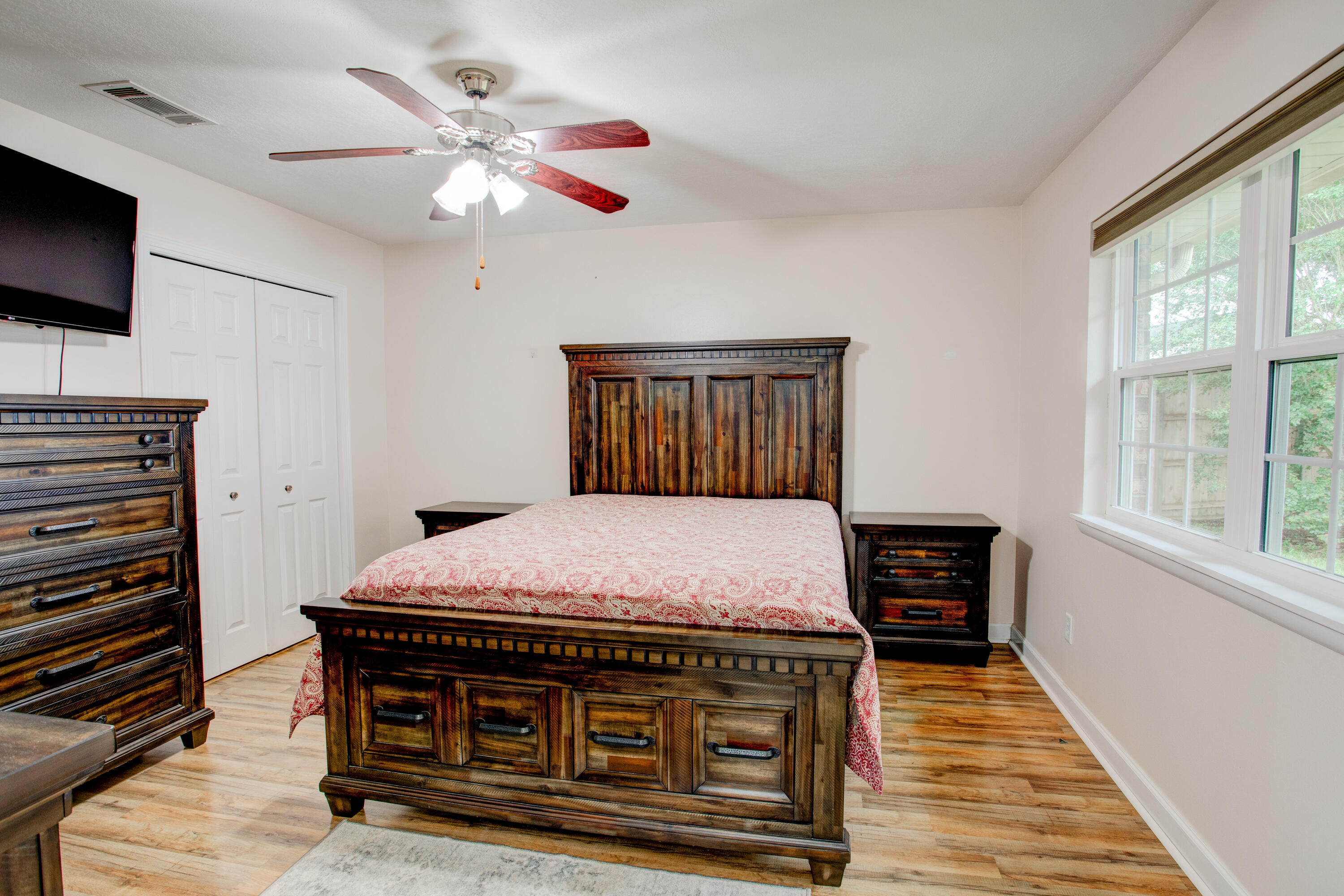 OAKRIDGE MANOR - Residential
