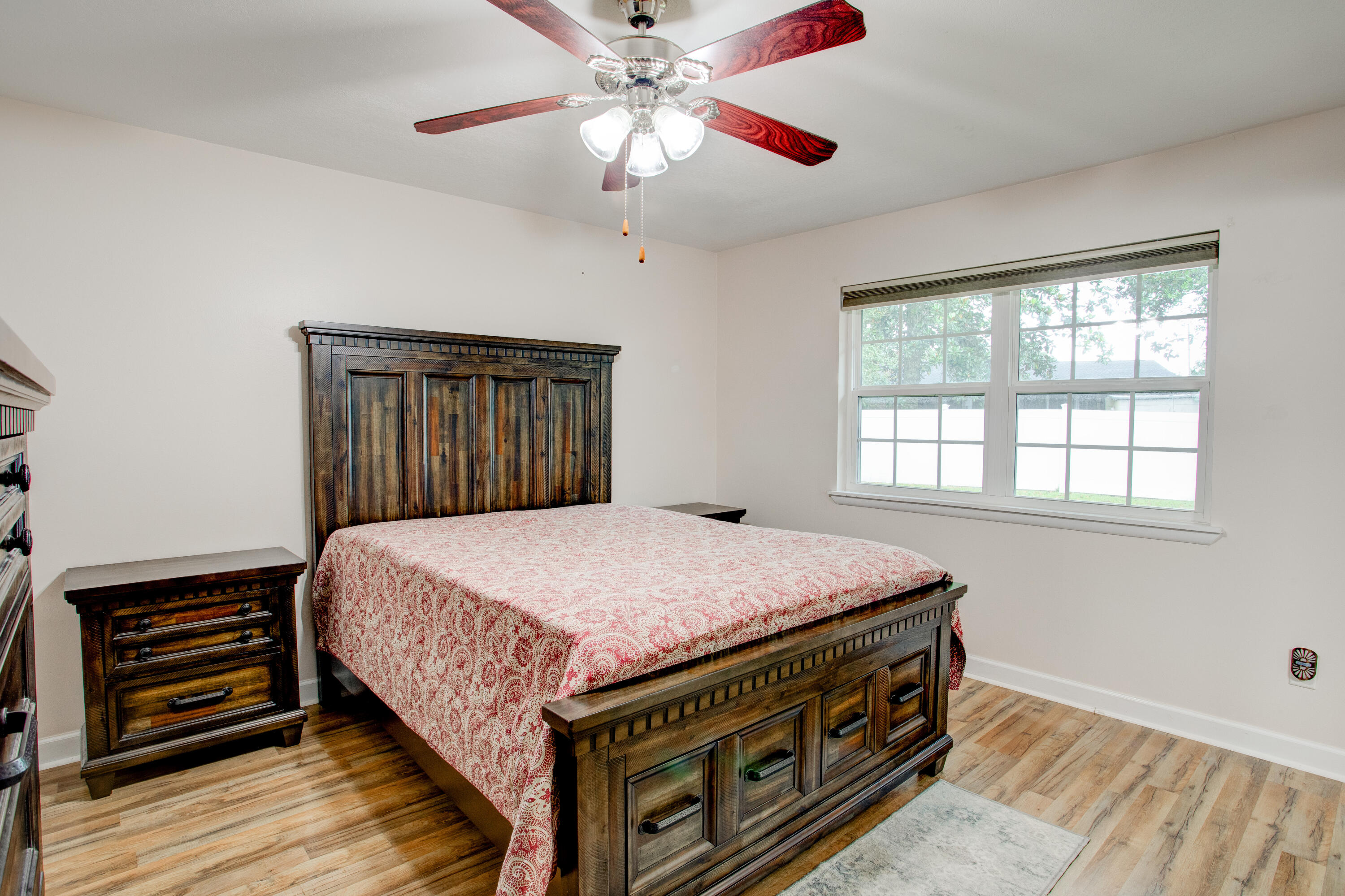 OAKRIDGE MANOR - Residential