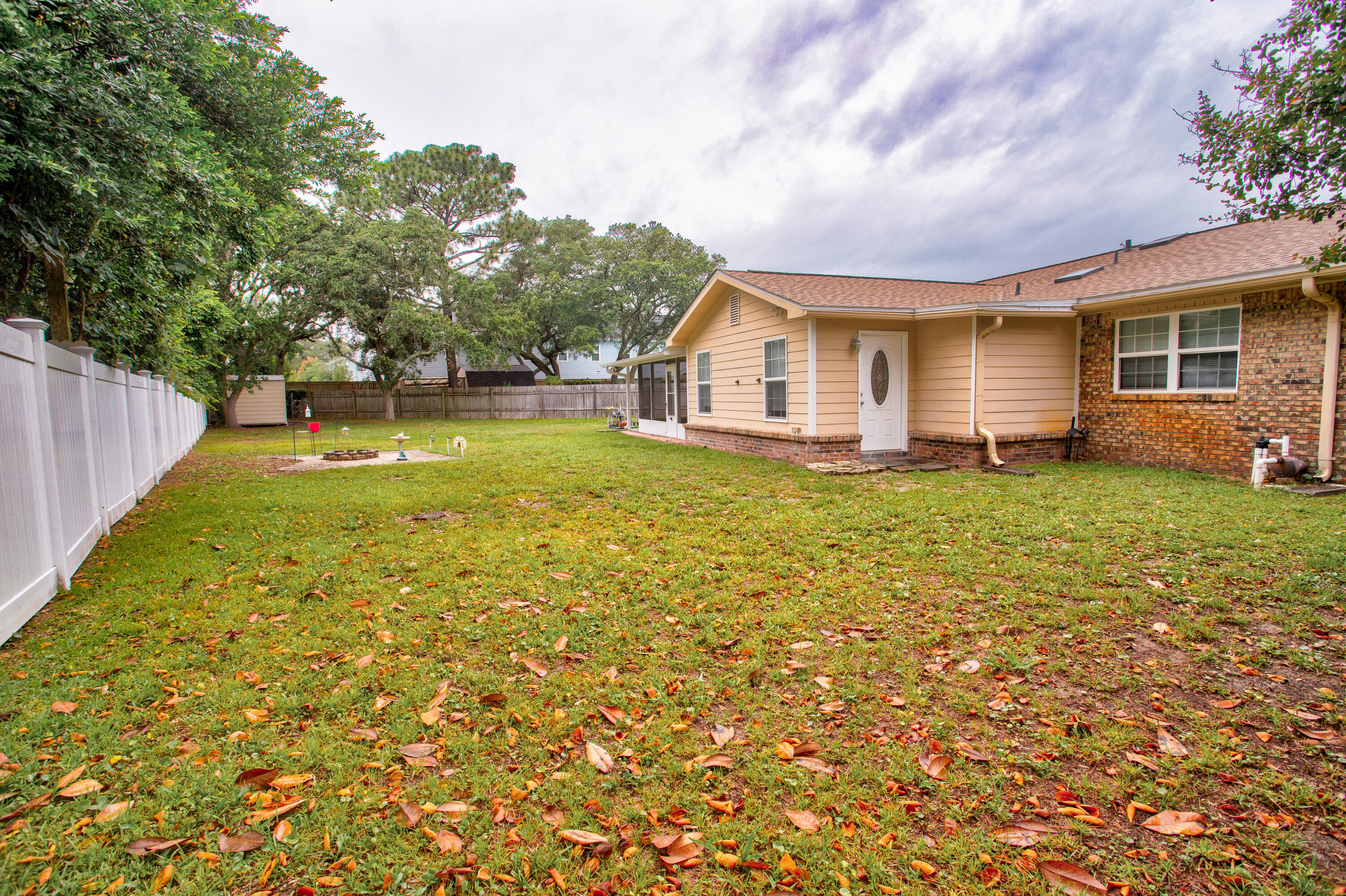 OAKRIDGE MANOR - Residential