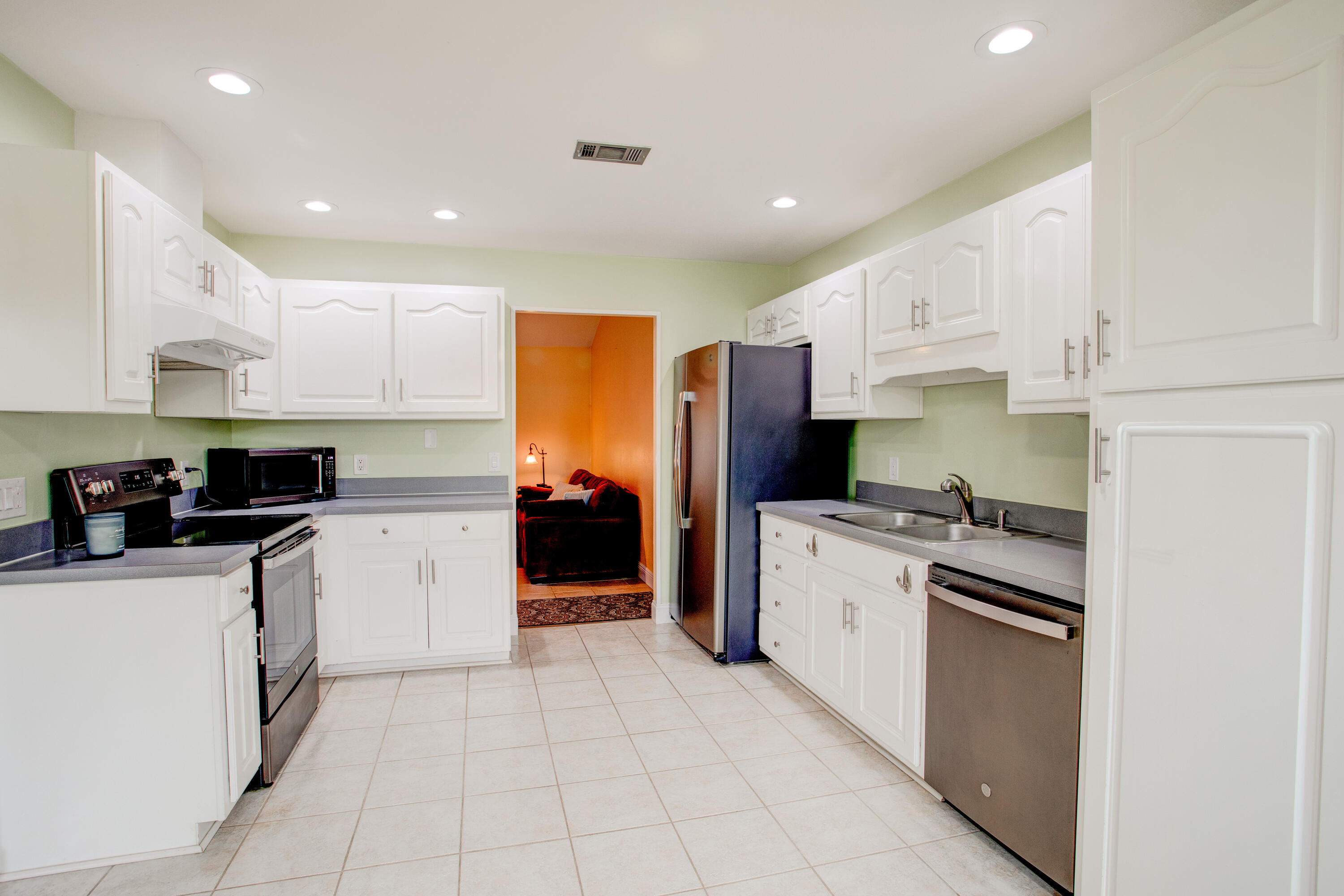 OAKRIDGE MANOR - Residential