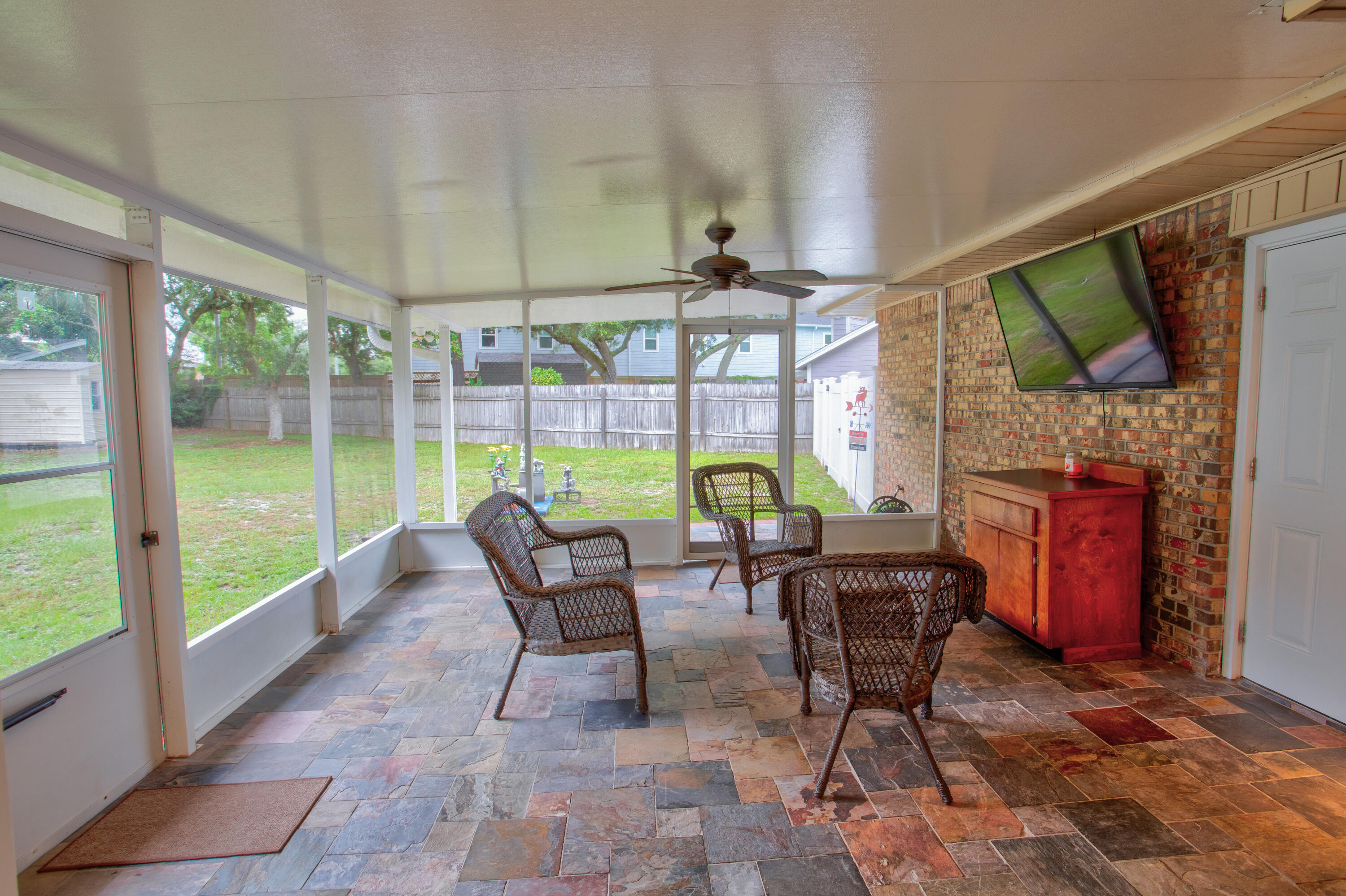 OAKRIDGE MANOR - Residential