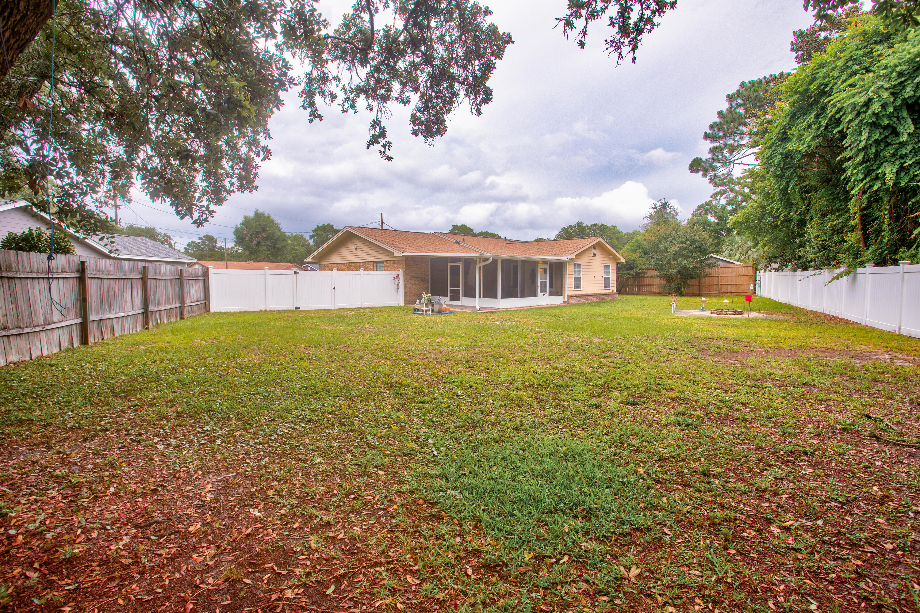 OAKRIDGE MANOR - Residential