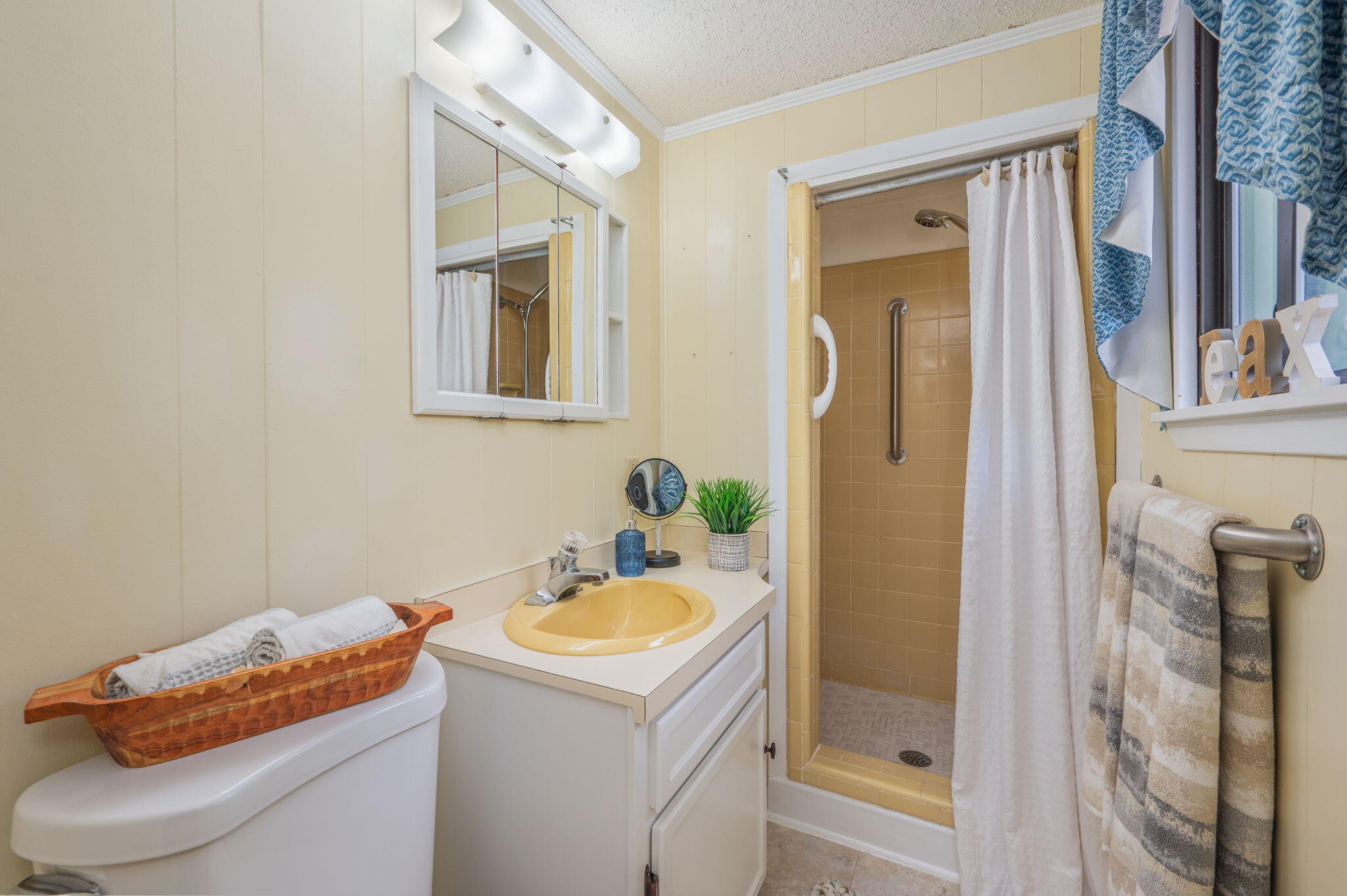 FERDON ADDN TO CRESTVIEW - Residential