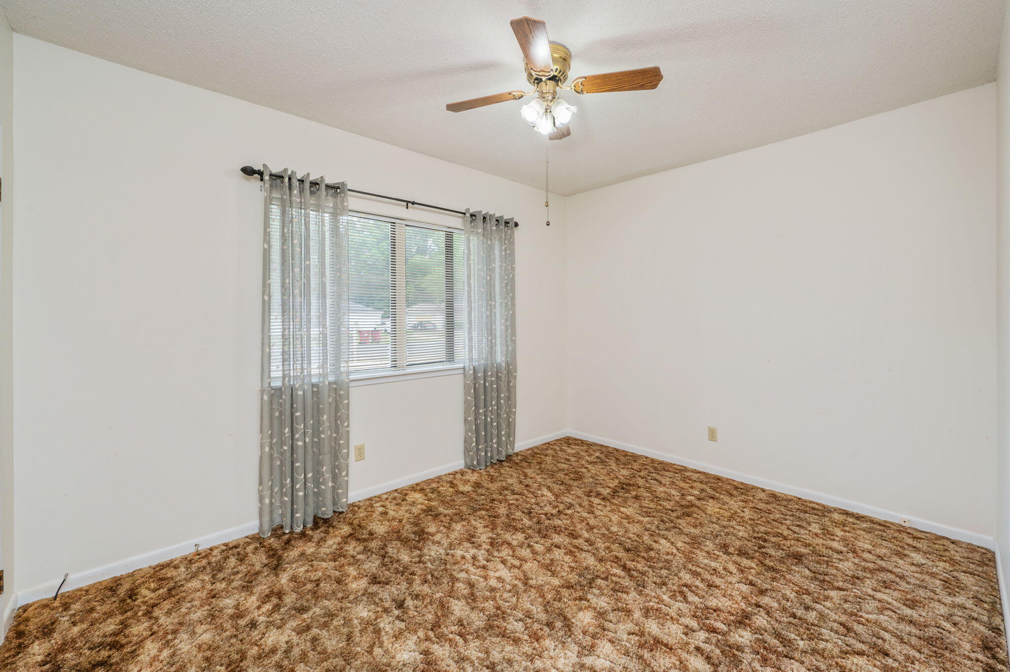 FERDON ADDN TO CRESTVIEW - Residential