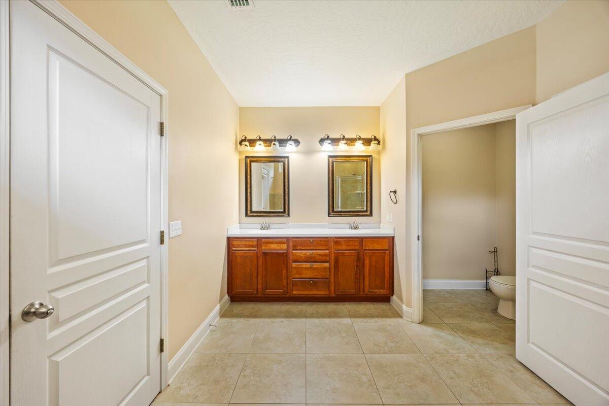 COUNTRY CLUB ESTATES 1 OF CRESTVIEW - Residential