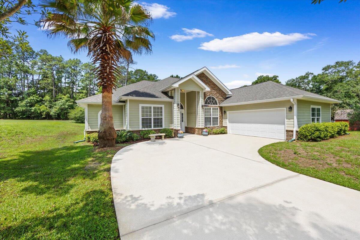 COUNTRY CLUB ESTATES 1 OF CRESTVIEW - Residential
