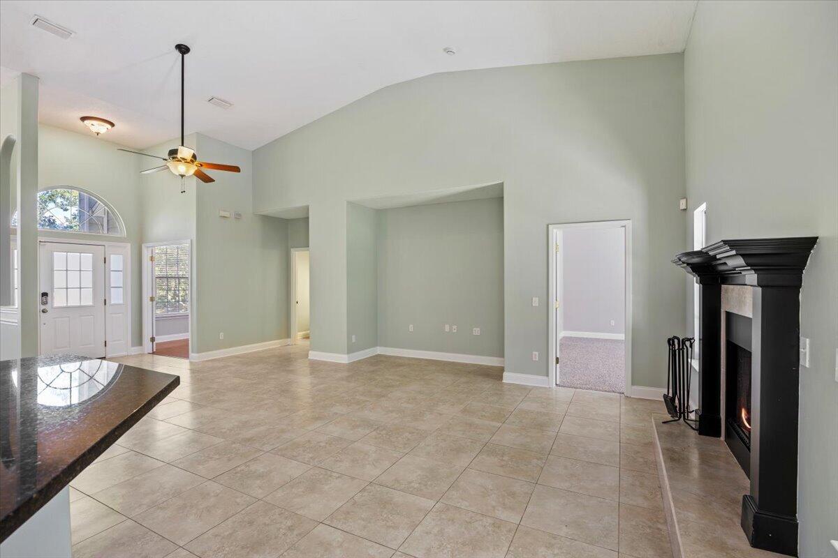 COUNTRY CLUB ESTATES 1 OF CRESTVIEW - Residential