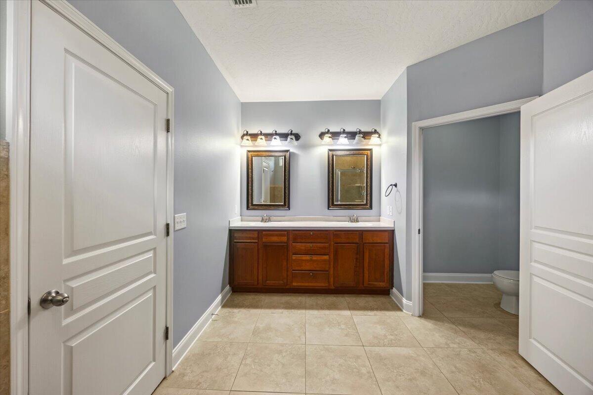 COUNTRY CLUB ESTATES 1 OF CRESTVIEW - Residential