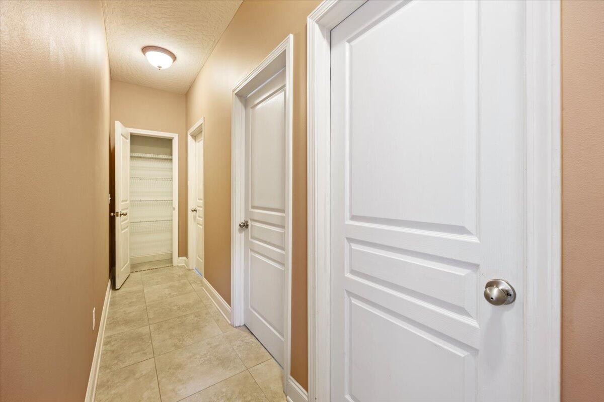 COUNTRY CLUB ESTATES 1 OF CRESTVIEW - Residential