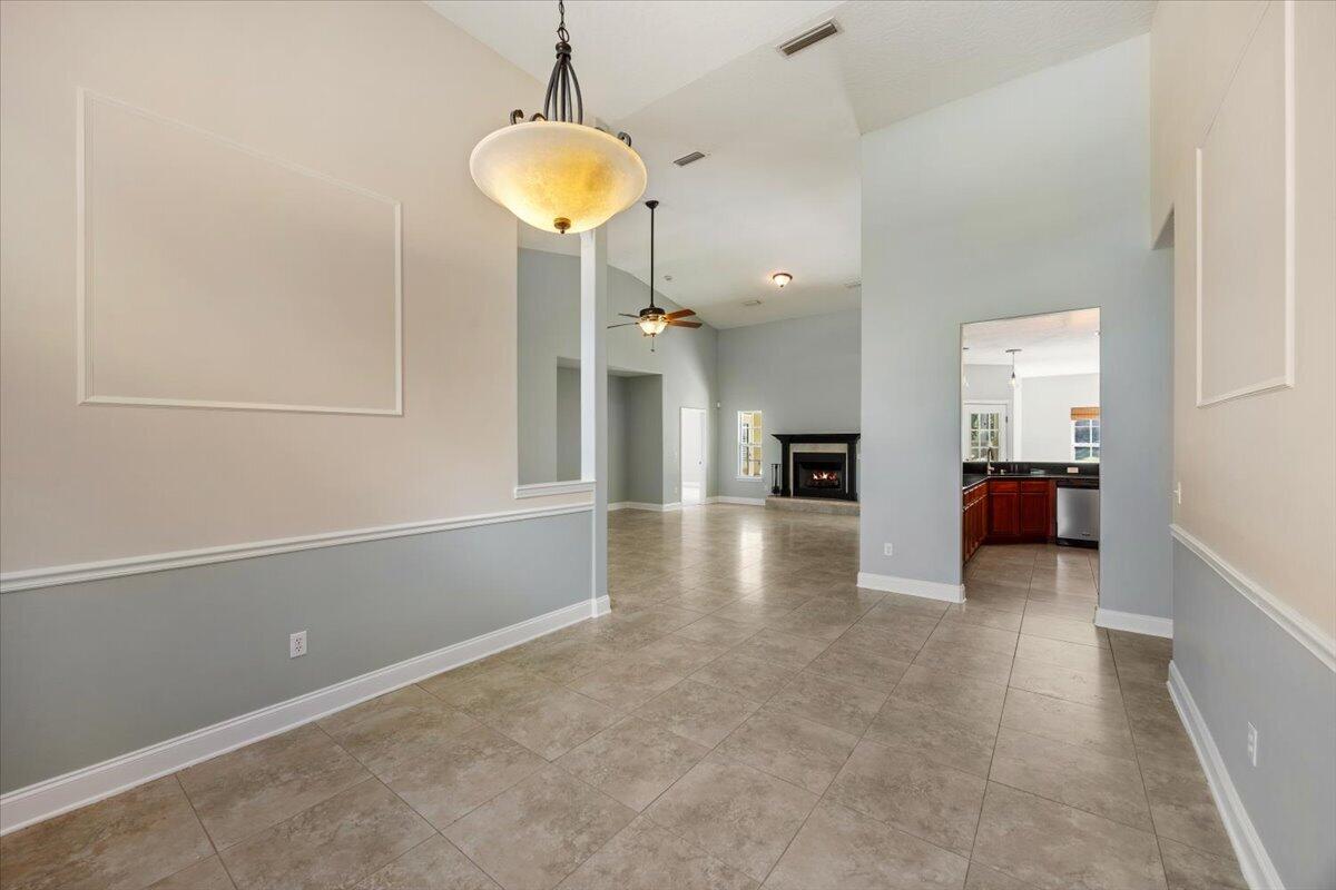 COUNTRY CLUB ESTATES 1 OF CRESTVIEW - Residential