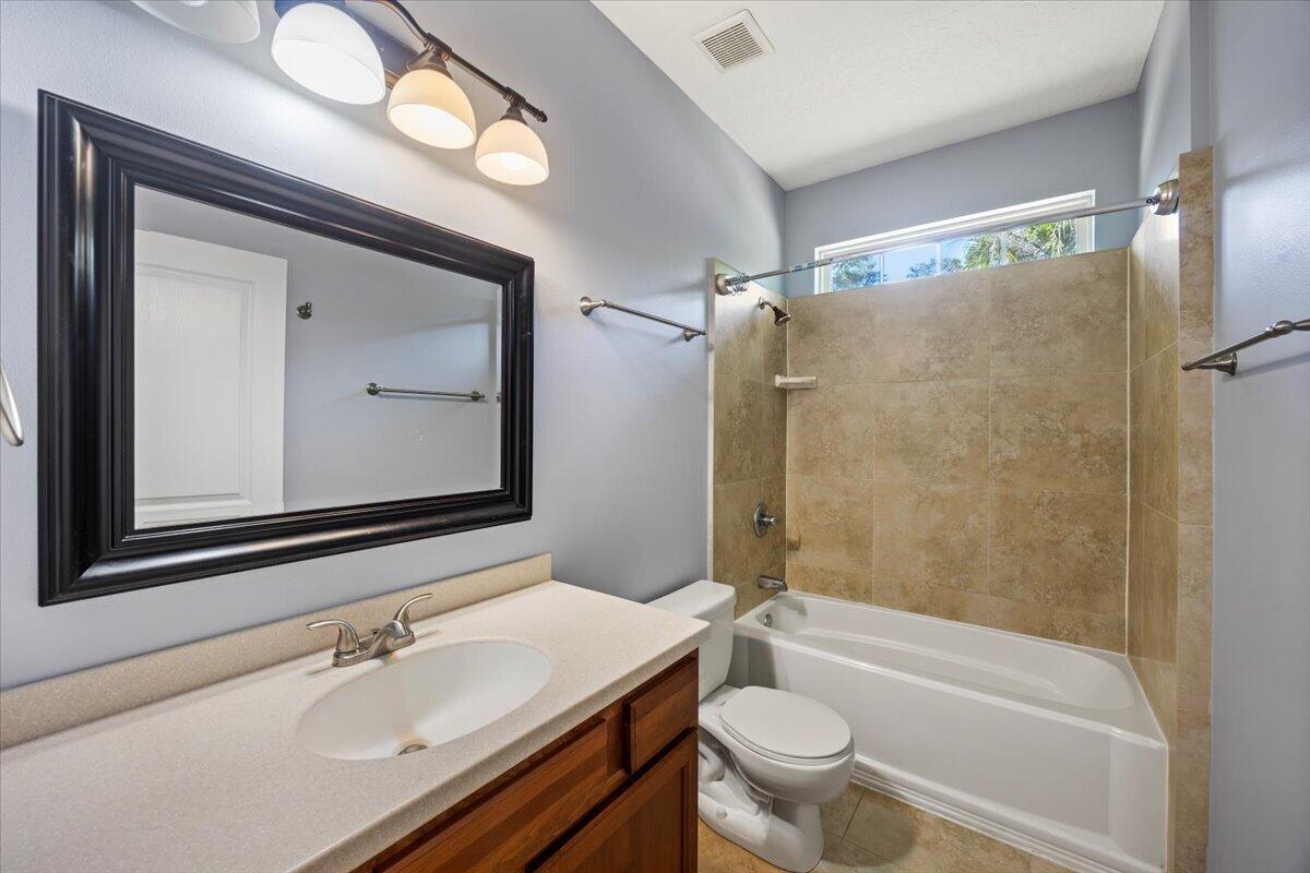 COUNTRY CLUB ESTATES 1 OF CRESTVIEW - Residential