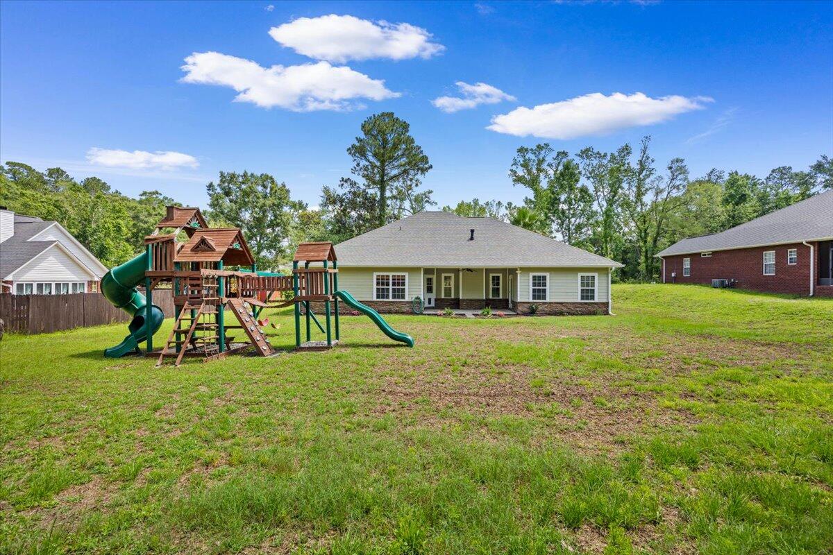 COUNTRY CLUB ESTATES 1 OF CRESTVIEW - Residential