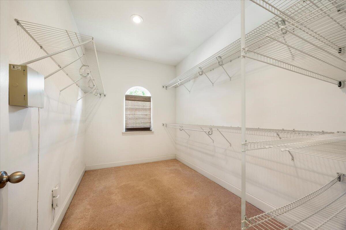 COUNTRY CLUB ESTATES 1 OF CRESTVIEW - Residential