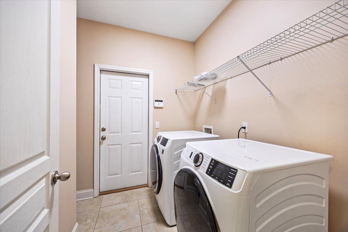 COUNTRY CLUB ESTATES 1 OF CRESTVIEW - Residential