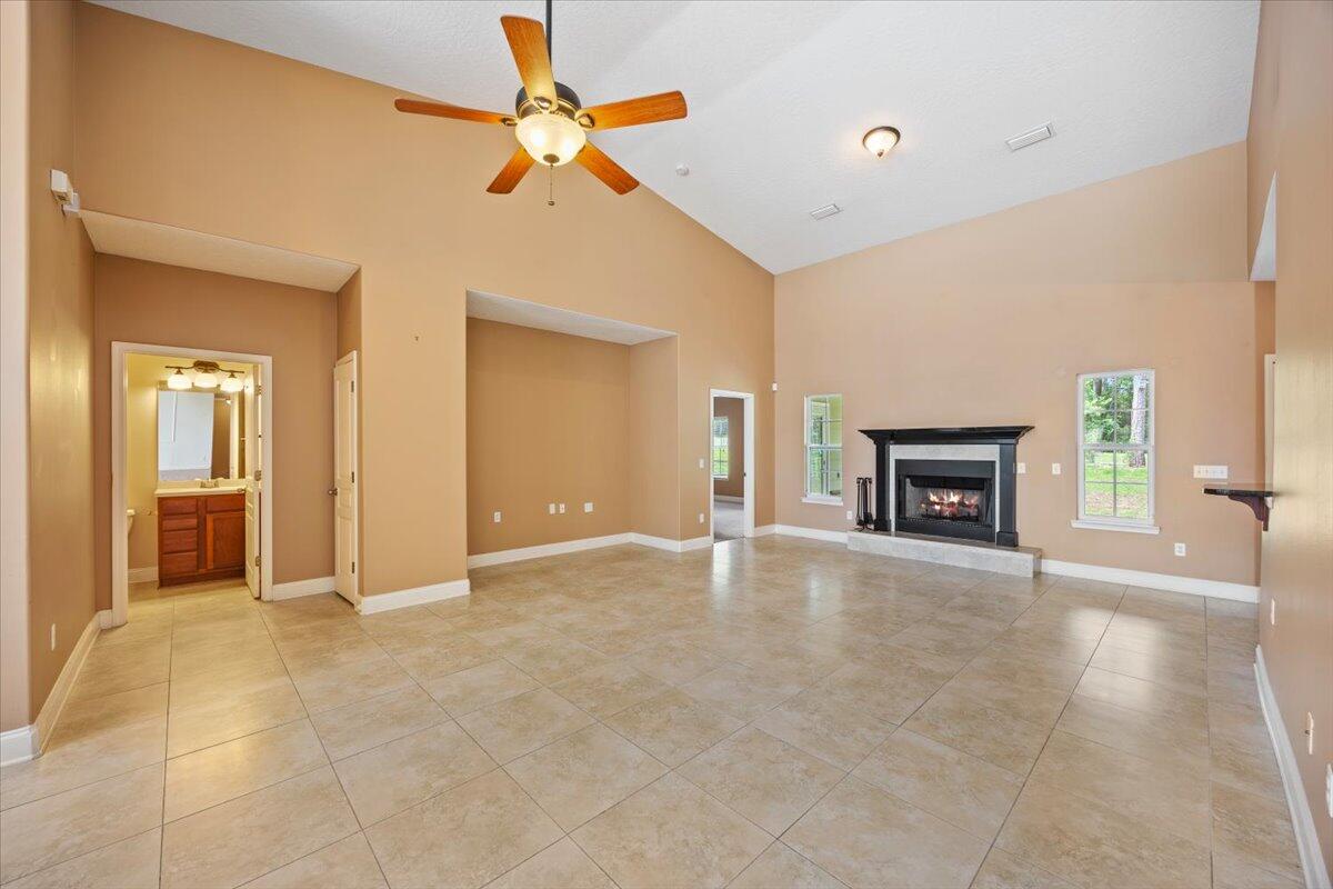 COUNTRY CLUB ESTATES 1 OF CRESTVIEW - Residential