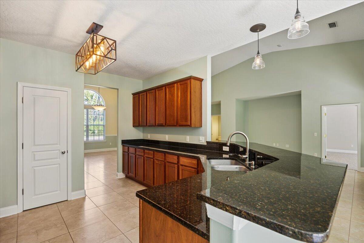 COUNTRY CLUB ESTATES 1 OF CRESTVIEW - Residential