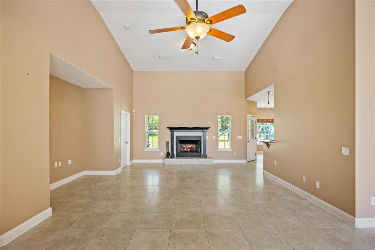 COUNTRY CLUB ESTATES 1 OF CRESTVIEW - Residential