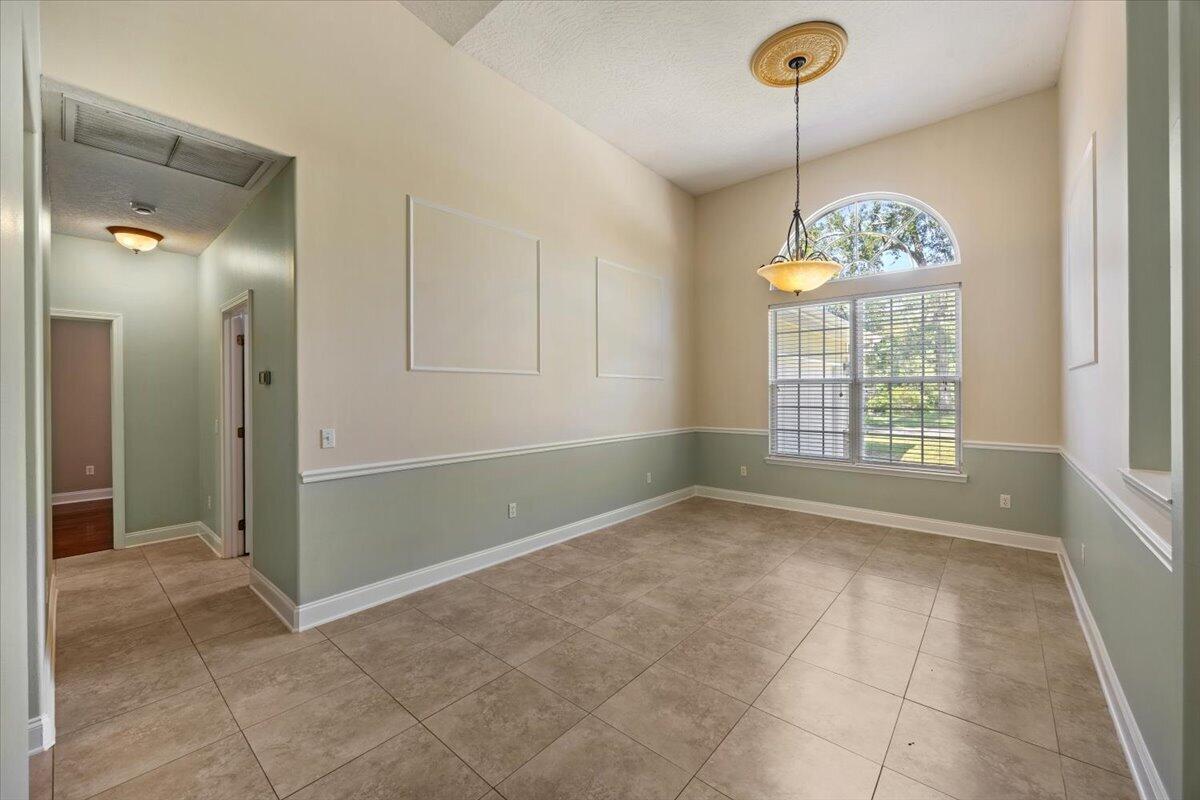 COUNTRY CLUB ESTATES 1 OF CRESTVIEW - Residential