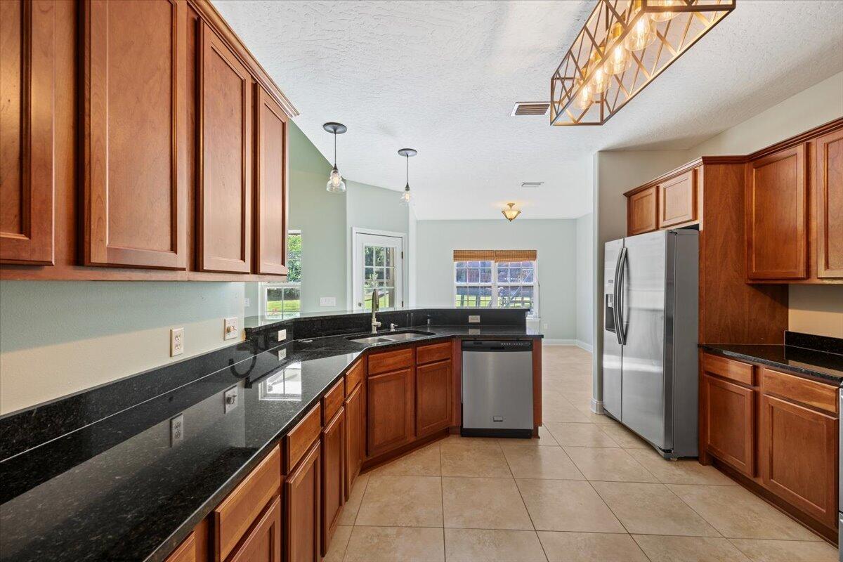 COUNTRY CLUB ESTATES 1 OF CRESTVIEW - Residential