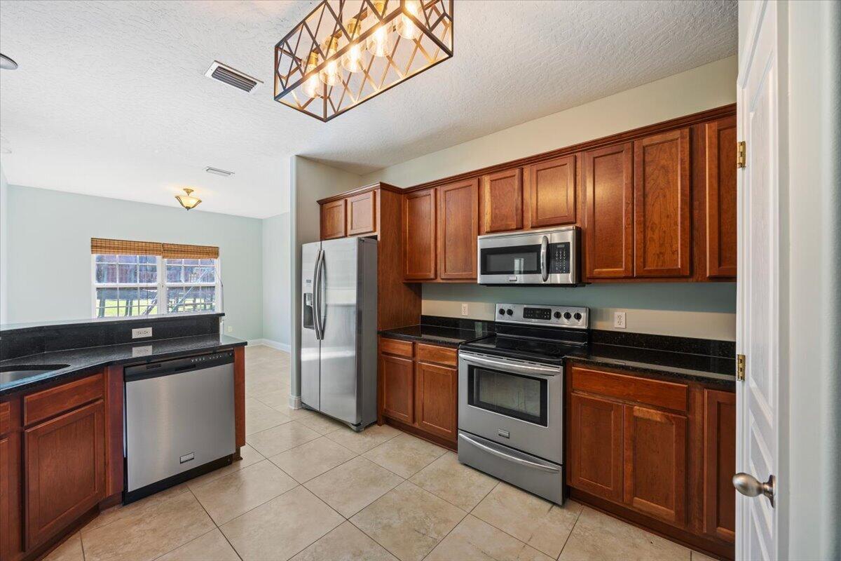 COUNTRY CLUB ESTATES 1 OF CRESTVIEW - Residential