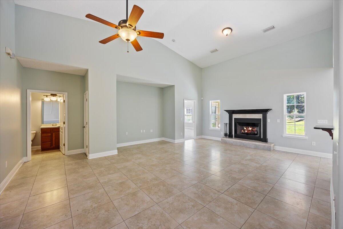 COUNTRY CLUB ESTATES 1 OF CRESTVIEW - Residential