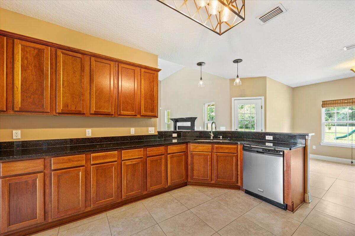 COUNTRY CLUB ESTATES 1 OF CRESTVIEW - Residential