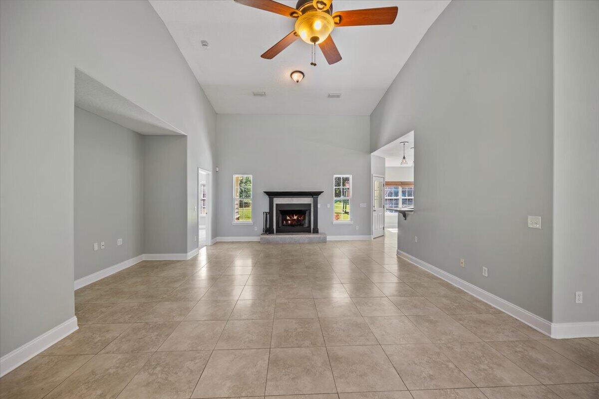 COUNTRY CLUB ESTATES 1 OF CRESTVIEW - Residential