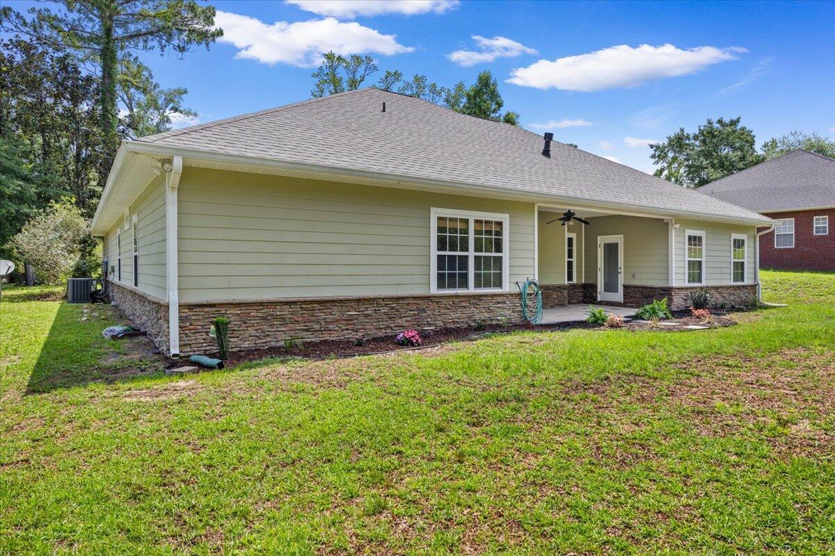 COUNTRY CLUB ESTATES 1 OF CRESTVIEW - Residential