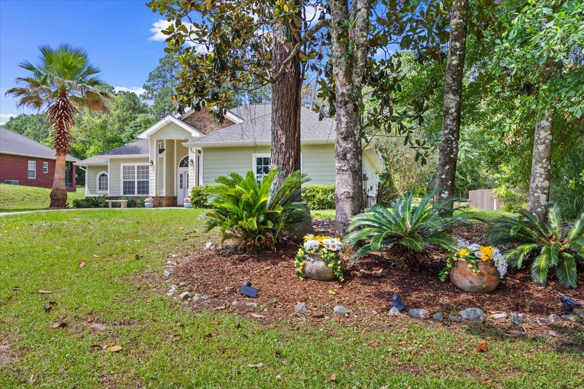 COUNTRY CLUB ESTATES 1 OF CRESTVIEW - Residential