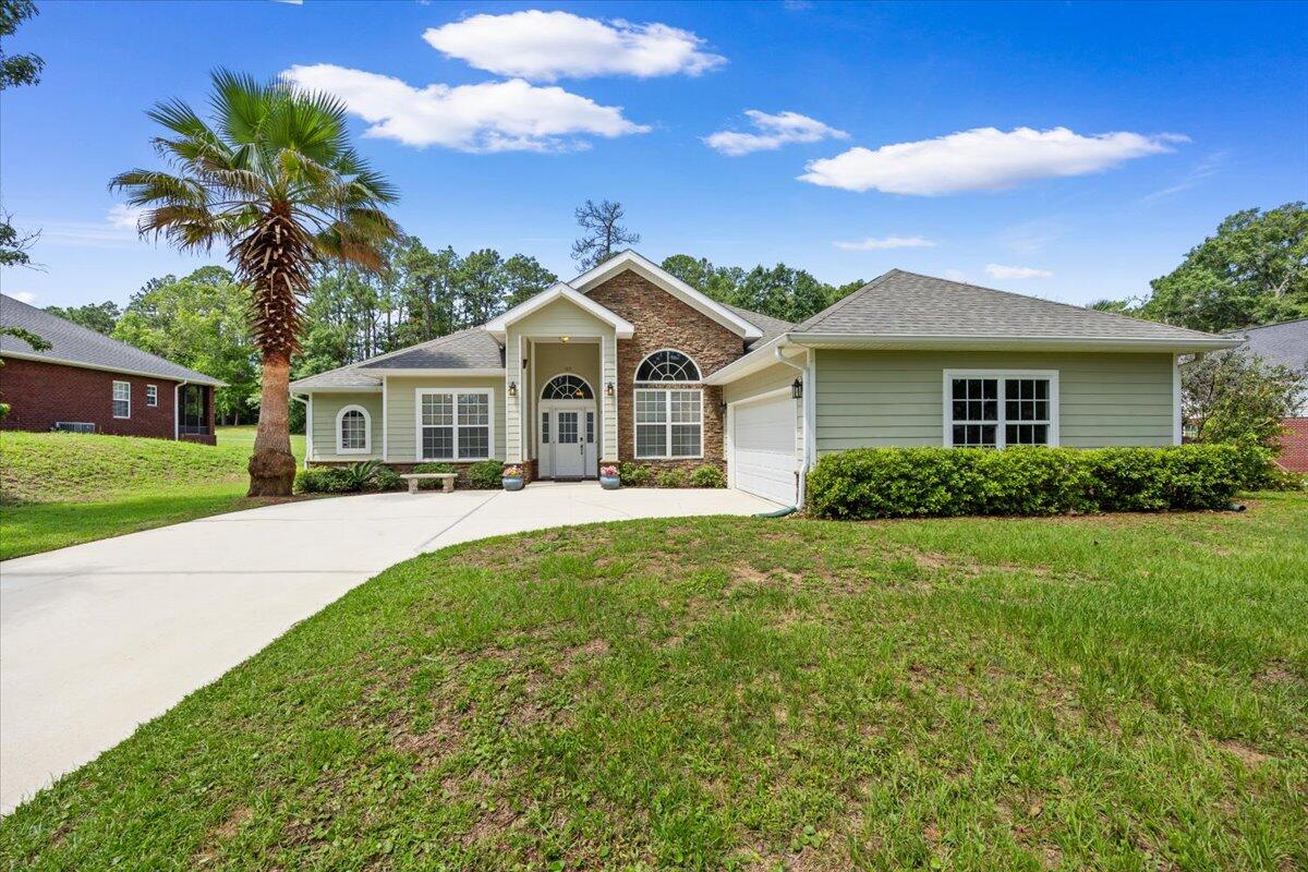 COUNTRY CLUB ESTATES 1 OF CRESTVIEW - Residential