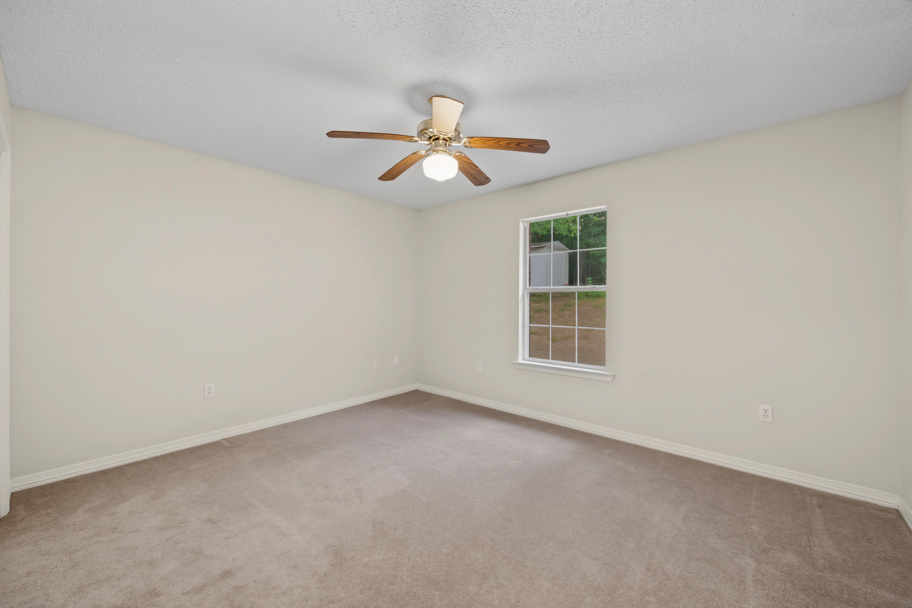 HUNTER WOODS - Residential